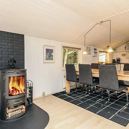 Private Retreat By The North Sea Feriehus
